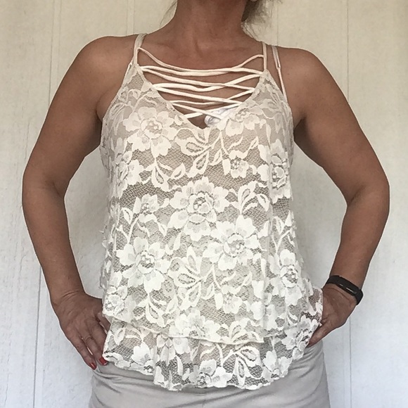 EXPRESS WHITE LACE CAGED FRONT CAMISOLE MEDIUM - Picture 3 of 11